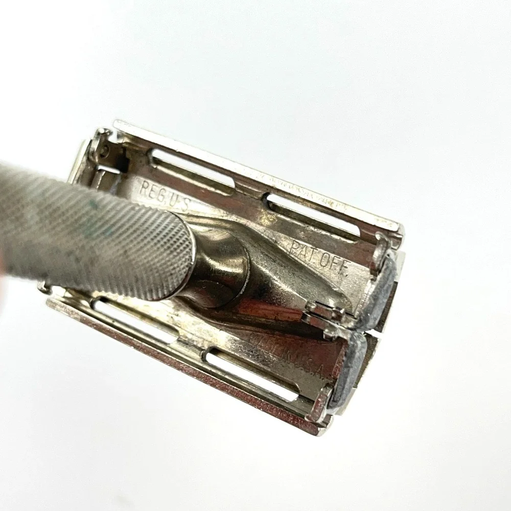 Vintage 1948-49 Gillette Super Speed DE Safety Razor (No Date Code) - Picture 8 of 15